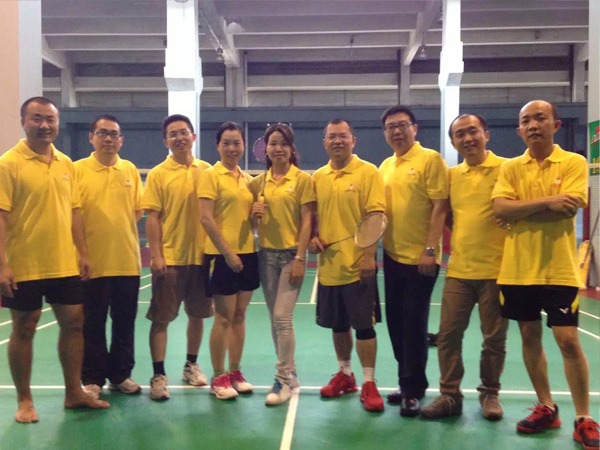 世界杯下单平台网站官网团队建设-羽毛球活动